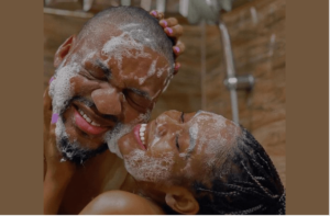 if-a-woman-is-truly-in-love,-she’ll-usually-display-these-8-behaviors