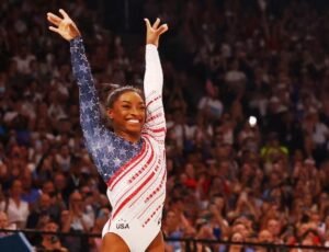 paris-2024:-simone-biles-leads-usa-to-gymnastics-team-gold