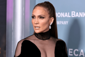 jennifer-lopez-donates-$4.5-million-to-provide-meals-&-medical-aid-to-palestinians