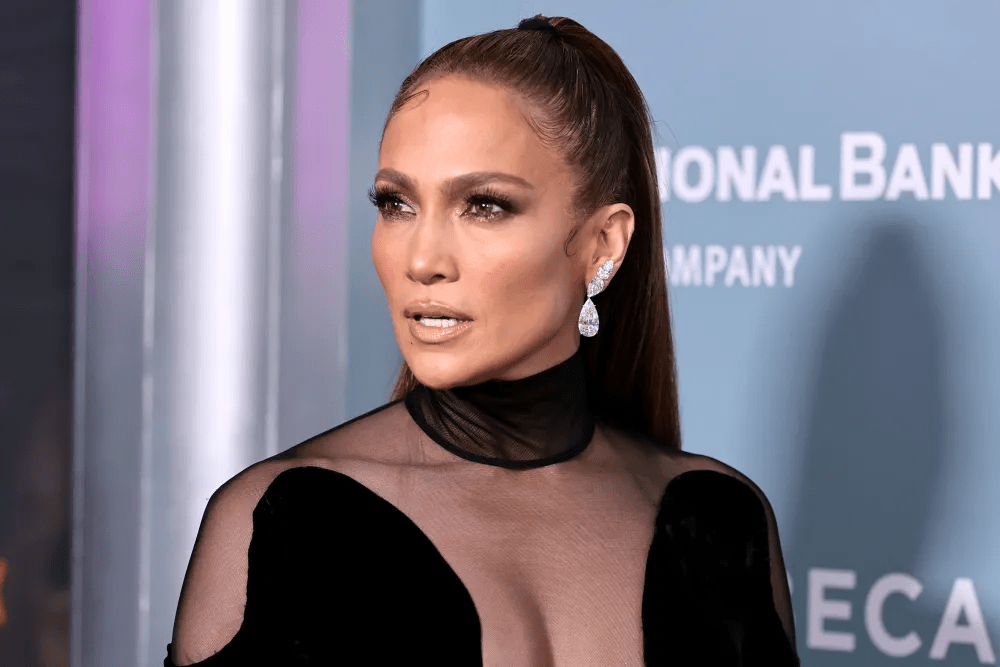 jennifer-lopez-donates-$4.5-million-to-provide-meals-&-medical-aid-to-palestinians