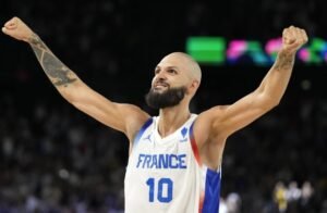 paris-2024:-france-beat-canada-to-reach-men’s-olympic-basketball-semis