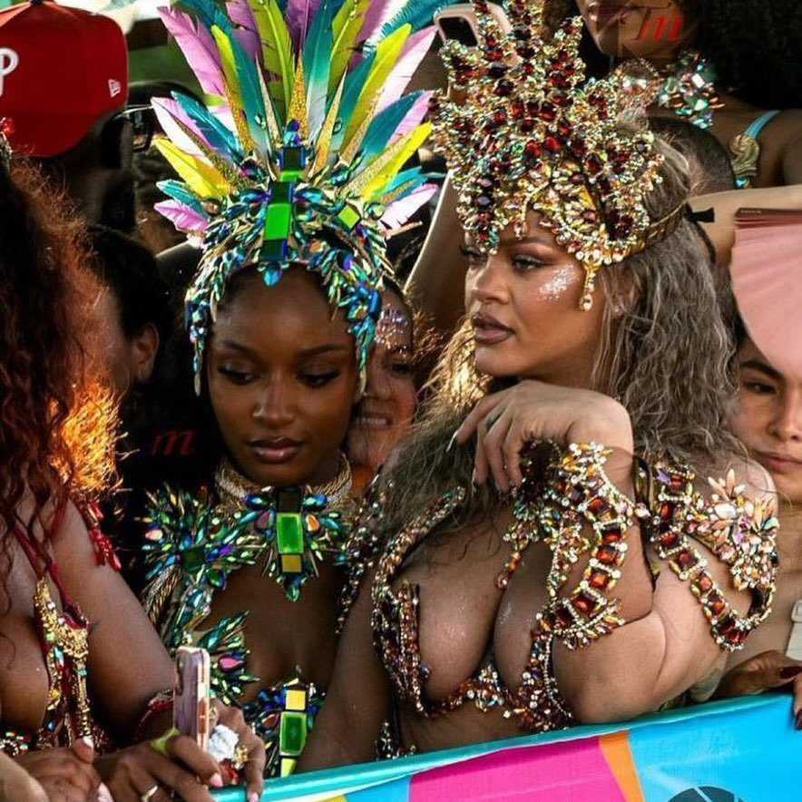 video:-ayra-starr-hangs-out-with-rihanna-at-barbados-festival