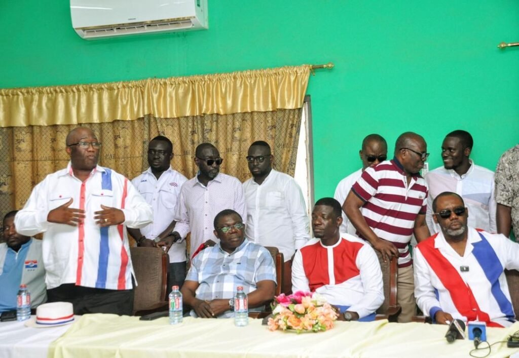 “npp-leaders-pay-homage:-napo,-joe-ghartey-visit-kpone-paramount-chief”